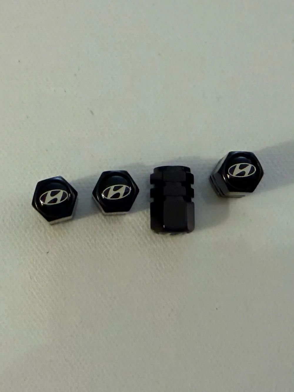 Hyundai Valve Stem Caps in Black Set of 4 NWT